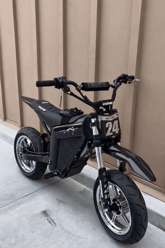 chrome/silver supermotos (chrome/silver mag)